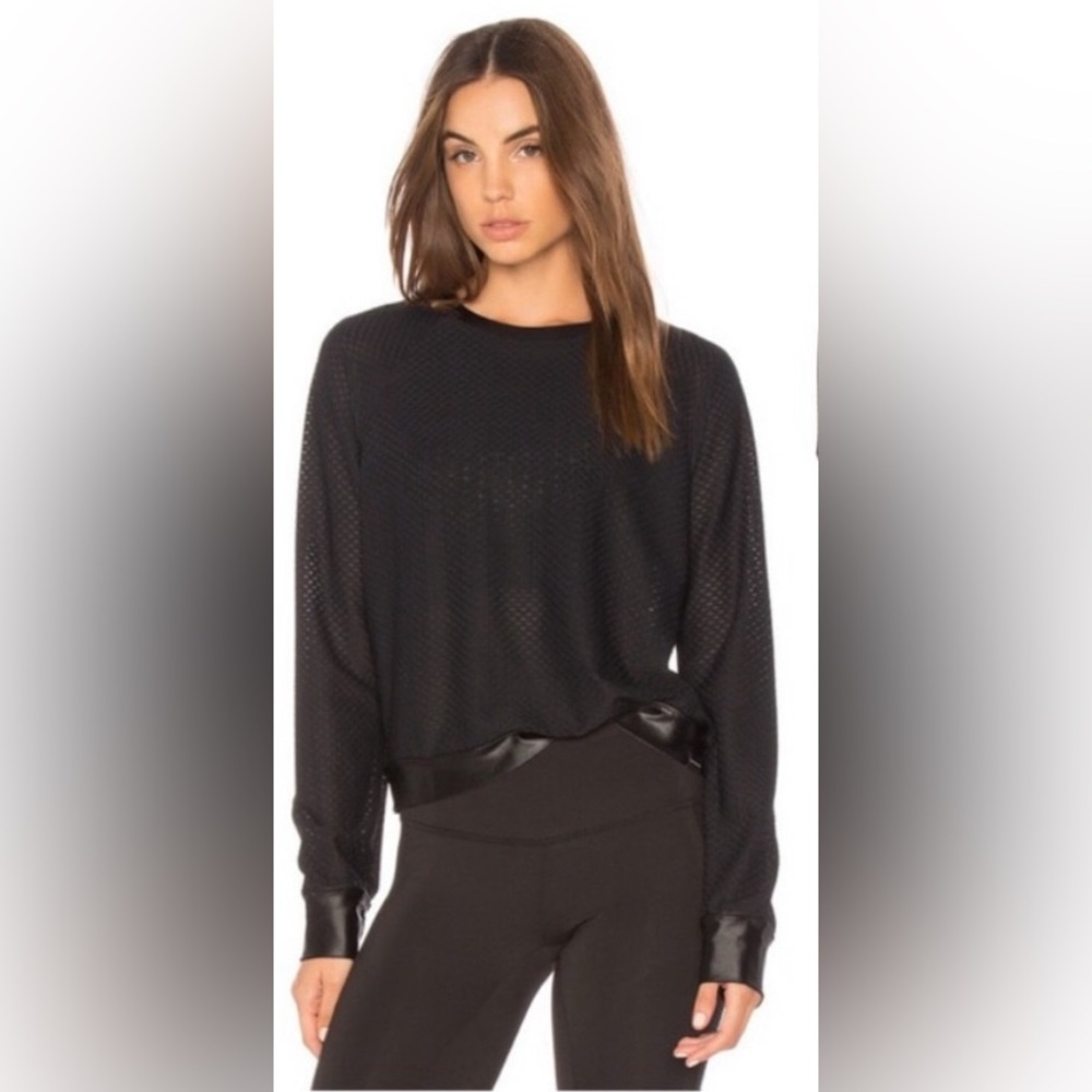 Koral super soft mesh top with satin lining and thumb holes